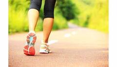 फिट राहण्यासाठी फक्त जॉगिंग नाही...'रिव्हर्स वॉकिंग'सुद्धा फायदेशीर; जाणून घ्या आरोग्यासाठीचे फायदे