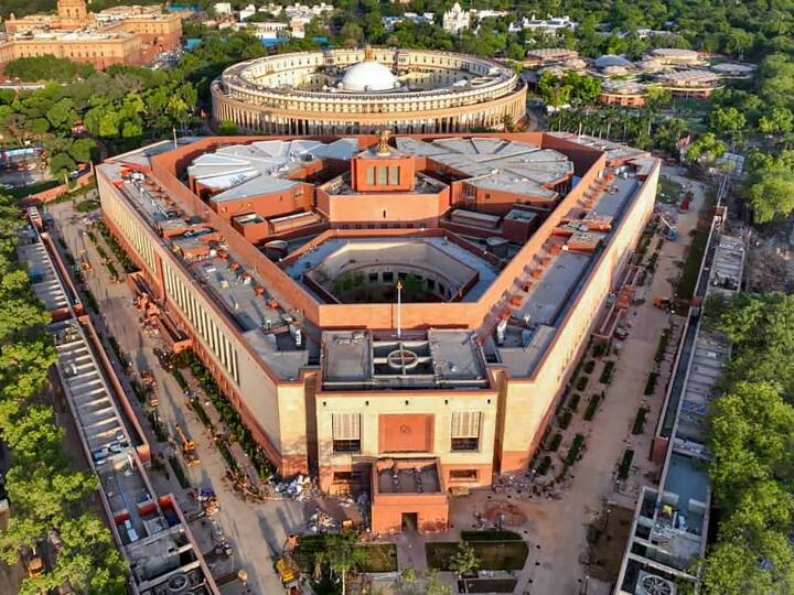 New Parliament Building Inauguration timing full schedule PM Modi guest list difference between old and new sansad New Parliament Inauguration: क्या हैं नए संसद भवन की खासियतें, कितने बजे होगा उद्घाटन, किसको भेजा निमंत्रण, पुरानी संसद से कैसे अलग? जानिए सब कुछ