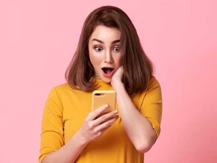 WhatsApp trick How to send messages in blue colour and fancy fonts चैटिंग को मजेदार बनाने की धांसू ट्रिक! WhatsApp पर ब्लू कलर और फैंसी फॉन्ट में ऐसे भेजें मैसेज