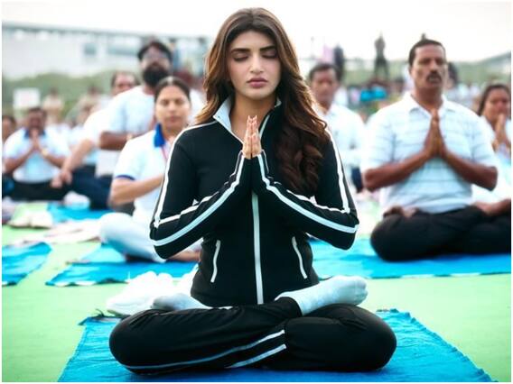 Sreeleela Yoga Photos : శ్రీలీల యోగ ఫోటోలు - ప్రజల్లో అవగాహన కల్పించడం కోసం...