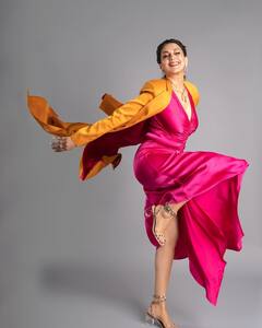 Sonali Bendre Photos: యాభైకి దగ్గర్లో ఉందంటే ఎవరైనా నమ్ముతారా అసలు!