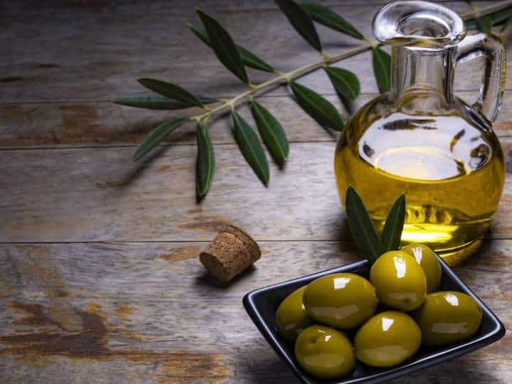 How to Find Real Olive Oil read full article ऑलिव ऑयल असली है या नकली? ये ट्रिक अपनाएं और तुरंत कर लें पता
