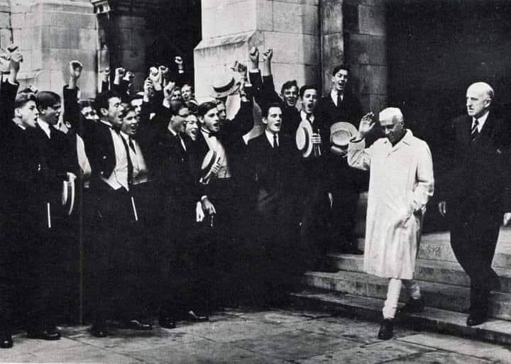 1930-35ல் காந்தி அவர்கள் முன்னெடுத்து சென்ற உப்பு சத்தியாகிரக போராட்டத்தில் பங்கேற்றார்.