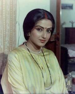'तुम्हारे बच्चे के पिता विनोद मेहरा हैं?', शादीशुदा Moushumi Chatterjee से राजेश खन्ना ने किया था अटपटा सवाल, एक्ट्रेस ने जवाब से बोलती बंद कर दी