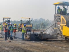 Ganga Expressway: कुंभ से पहले बनकर तैयार हो जाएगा यूपी का सबसे बड़ा एक्सप्रेस-वे, सिर्फ 8 घंटे में पूरी होगी 594 किमी की दूरी