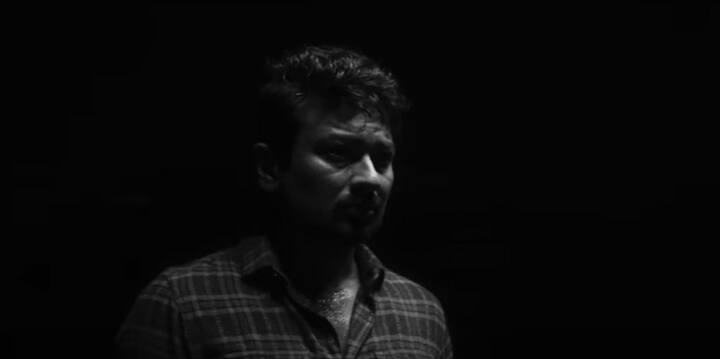 அதற்கு ஏற்றவாரு, ஜிகு ஜிகு ரயில் என்ற பாடல் வெளியாகி இசை ரசிகர்களுக்கு விருந்து வைத்துள்ளது.