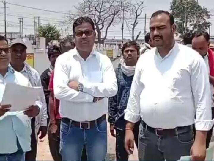 Singrauli food inspector threatened to shoot young man Madhya Pradesh Ann Madhya Pradesh: गांव में राशन दिलाने गए फूड इंस्पेक्टर ने युवक को दी गोली मारने की धमकी, जानें पूरा मामला