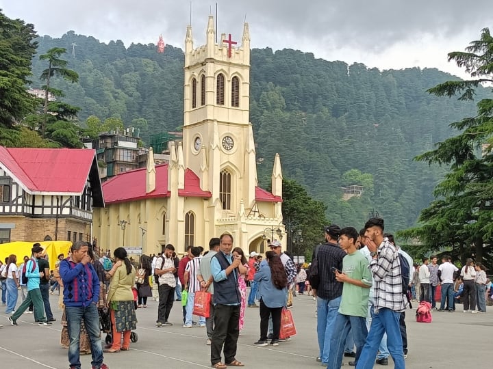 Himachal Pradesh News: हिमाचल की जीडीपी में पर्यटन कारोबार का 4.3 फीसदी हिस्सा है. पर्यटक के शिमला पहुंचने से पर्यटन कारोबारी भी खासे उत्साहित हैं.