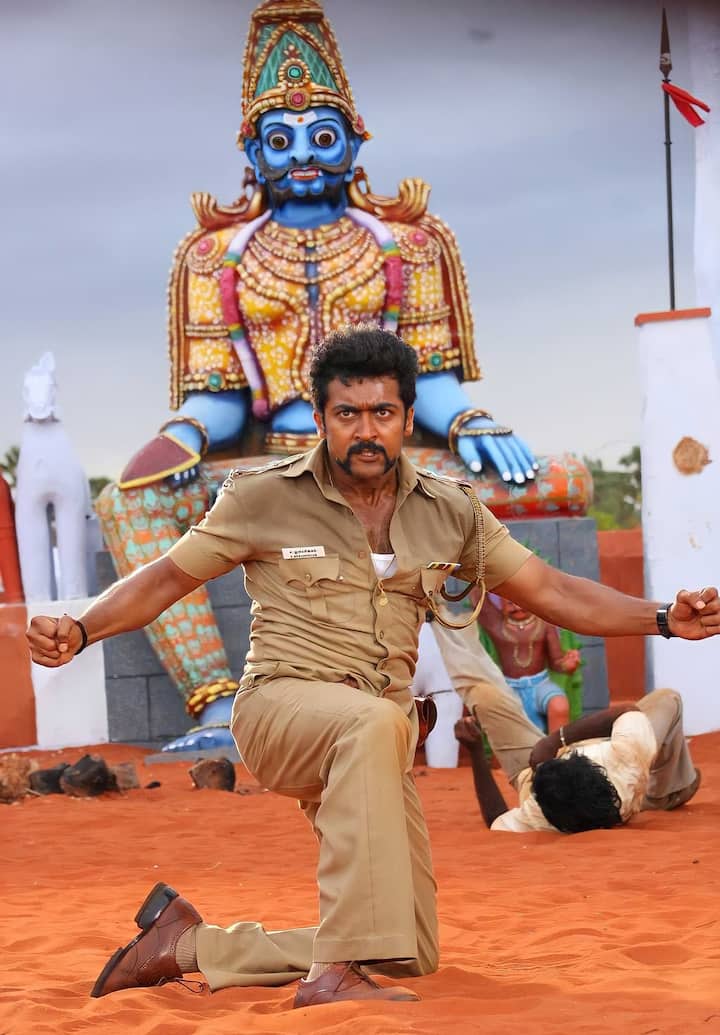 சூர்யாவை விசூர்யாவை நேர்மையான போலீசாக காட்டியிருப்பார் இயக்குனர் ஹரி.