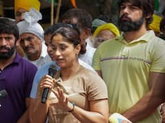 Wrestlers Protest: घसीटते हुए ले गए, की हाथापाई... हिरासत में लेने के बाद पुलिस ने उखाड़े पहलवानों के तंबू