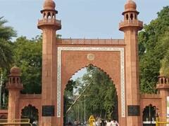 AMU के प्रोफेसर पर छेड़खानी का आरोप, पीड़ित छात्रा बोली- 'अकेले में बुलाते थे...'