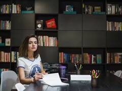 વિદેશમાં અભ્યાસની સાથે આ રીતે ઇનકમ કરી શકે છે છોકરીઓ, આ પાર્ટ ટાઇમ રીતથી થશે સારી કમાણી