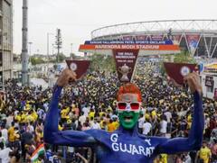 IN PHOTOS: ਚੇਨਈ-ਗੁਜਰਾਤ ਦਾ ਫਾਈਨਲ ਮੈਚ ਦੇਖਣ ਲਈ ਲੱਗੀ ਭੀੜ, ਤਸਵੀਰਾਂ 'ਚ ਦੇਖੋ ਸਟੇਡੀਅਮ ਦੇ ਬਾਹਰ ਦਾ ਨਜ਼ਾਰਾ