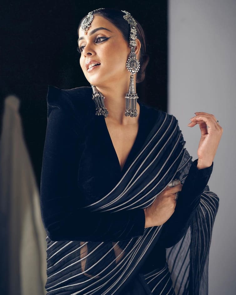 Genelia Deshmukh Looks Glamorous At Iifa 2023 Awards Share Photo On Social Media | Genelia Deshmukh: आयफा 2023 साठी जिनिलियानं केला खास लूक; फोटोवर खिळल्या नेटकऱ्यांच्या नजरा