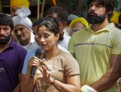 Wrestlers Protest: ਘੜੀਸ ਕੇ ਲੈ ਗਏ, ਹੱਥੋਪਾਈ ਹੋਈ... ਹਿਰਾਸਤ 'ਚ ਲੈਣ ਤੋਂ ਬਾਅਦ ਪੁਲਿਸ ਨੇ ਪਹਿਲਵਾਨਾਂ ਦੇ ਉਖਾੜੇ ਤੰਬੂ