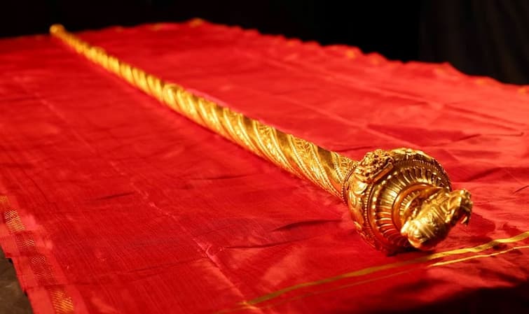 Sengol In New Parliament: 5 interesting things about the historic scepter that PM Modi installed in Parliament Sengol In New Parliament: જે ઐતિહાસિક રાજદંડને પીએમ મોદીએ કર્યો સ્થાપિત, તેના વિશે જાણો 5 રોચક વાતો..