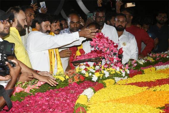 Balakrishna At NTR Ghat Hyderabad: ఎన్టీఆర్ కు బాలకృష్ణ నివాళులు