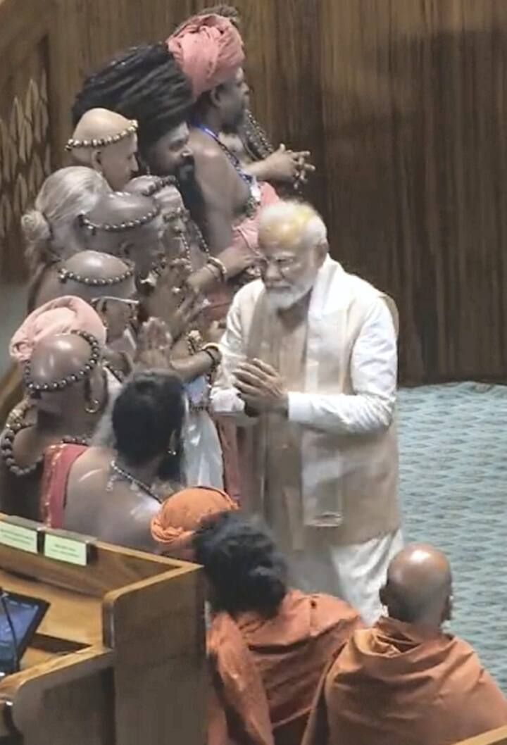 सातव्या शतकात एका तामिळ संताने या राजदंडाची निर्मिती केल्याचं म्हटलं जातं