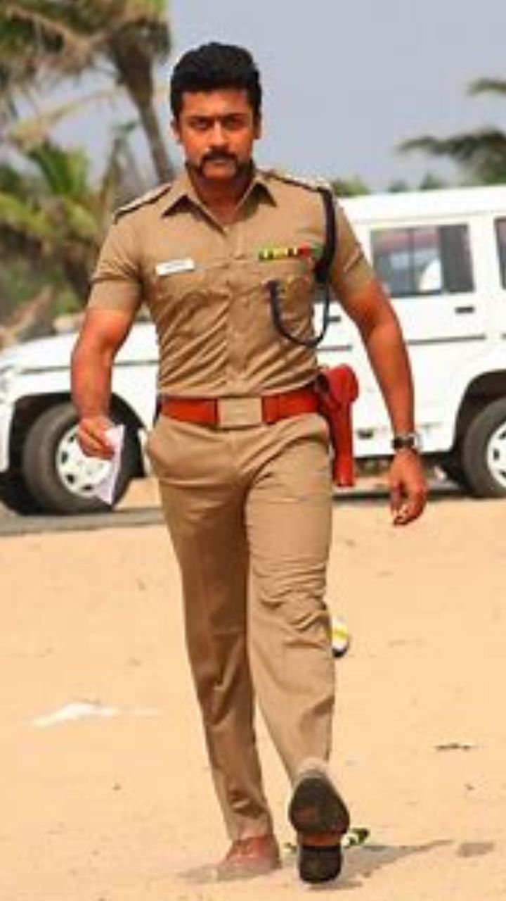 இந்த படத்தில் நடிகர் சூரியா காவல்துறையாக நடித்திருந்தார்