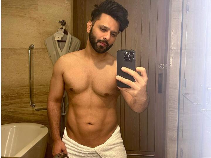 Rahul Vaidya Transformation: सिंगर राहुल वैद्य ने अपने फिजिकल ट्रांसफॉर्मेशन से फैंस को सरप्राइज कर दिया है. नए फोटोज में राहुल एब्स फ्लॉन्ट करते दिख रहे हैं.