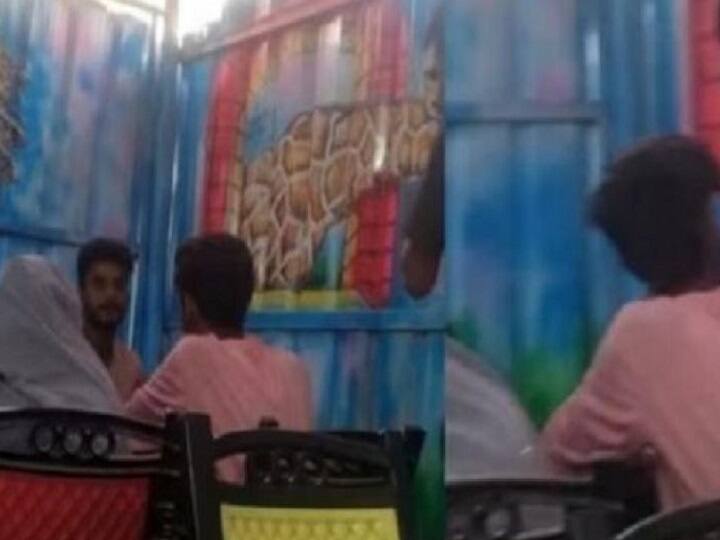 Hindu Man Muslim woman targeted by Muslim group in Karnataka for eating out together முஸ்லீம் பெண்ணுடன் சாப்பிட்டு கொண்டிருந்த இந்து இளைஞர்... சரமாரியாக தாக்கிய கும்பல்... கர்நாடகாவில் அதிர்ச்சி..!