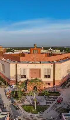 New Parliament Building:  ਸੰਸਦ 'ਚ ਸੇਂਗੋਲ ਦੀ ਸਥਾਪਨਾ,  ਵਰਕਰਾਂ ਦਾ ਸਨਮਾਨ... ਤਸਵੀਰਾਂ 'ਚ ਦੇਖੋ ਕਿਵੇਂ ਕੀਤਾ ਗਿਆ ਨਵੀਂ ਇਮਾਰਤ ਦਾ ਉਦਘਾਟਨ