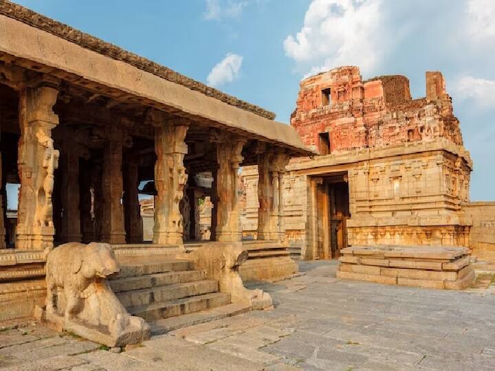 इस पैकेज में आपको स्टैंडर्ड और कंफर्ट कैटेगरी में घूमने का मौका मिलेगा. यह पैकेज कुल 10 दिन और 9 रात का होगा.