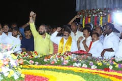 In Pics: ఎన్టీఆర్ ఘాట్ వద్ద జూ.ఎన్టీఆర్, బాలయ్య నివాళులు - ఫోటోలు