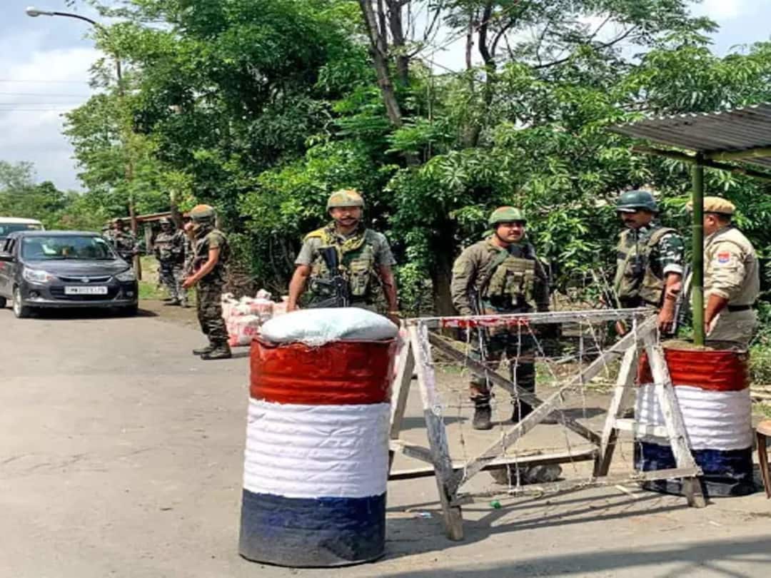 Manipur Violence: मणिपूरमध्ये सुरक्षा दल आणि पोलिसांकडून गेल्या चार दिवसांत 40 संशयित दहशतवाद्यांचा खात्मा; मुख्यमंत्र्यांनी दिली माहिती Manipur Violence At least 40 terrorists killed in Manipur violence cm biren singh informed Manipur Violence: मणिपूरमध्ये सुरक्षा दल आणि पोलिसांकडून गेल्या चार दिवसांत 40 संशयित दहशतवाद्यांचा खात्मा; मुख्यमंत्र्यांनी दिली माहिती