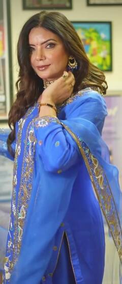 Satinder Satti: ਸਤਿੰਦਰ ਸੱਤੀ ਦੀ ਖੂਬਸੂਰਤੀ ਕਰੇਗੀ ਹੈਰਾਨ, 50 ਦੀ ਉਮਰ 'ਚ ਬਾਲੀਵੁੱਡ ਹਸੀਨਾਵਾਂ ਨੂੰ ਦਿੰਦੀ ਟੱਕਰ