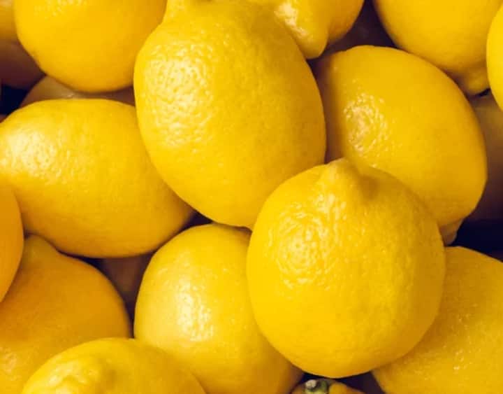 Lemon benefits glowing skin remedy for constipatin stomach problems Lime Benefits: தேகத்தை ஆரோக்கியமாய் பராமரிக்க உதவும் எலுமிச்சை... எப்படி தெரியுமா..? அறிவோம் வாங்க!