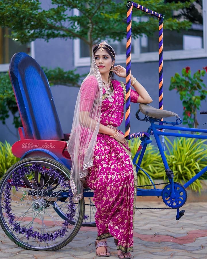 ప్రస్తుతం సత్య శ్రీ సినిమాల్లో కూడా నటిస్తోంది.Photo Credit: Satya Sri/Instagram