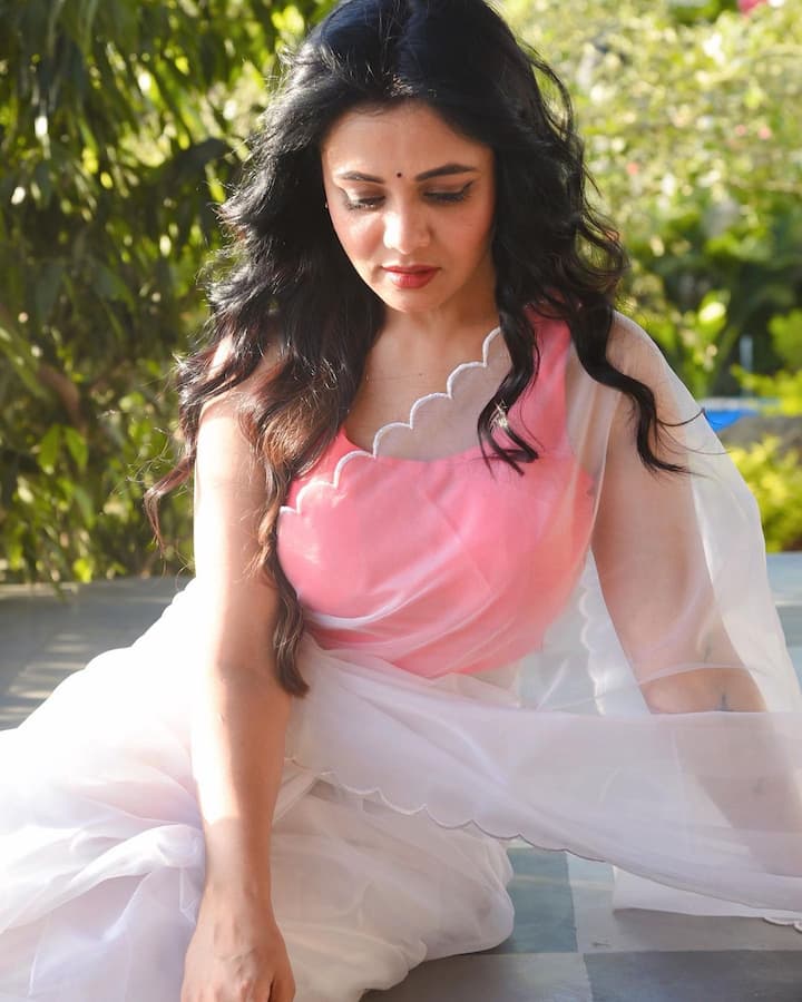 'माझी तुझी रेशीम गाठ' या मालिकेमधून प्रार्थना प्रेक्षकांच्या भेटीस आली.