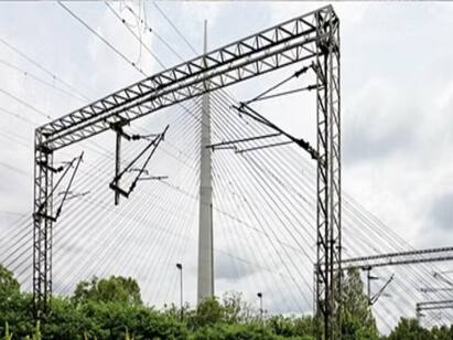 Jharkhand state: 6 people died due to electric shock at a railway station ஜார்க்கண்ட்: தண்டவாளத்தில் மின்சாரம் தாக்கி 6 பேர் உயிரிழப்பு  - மின்கம்பம் நிறுவும் பணியின்போது ஏற்பட்ட சோகம்!