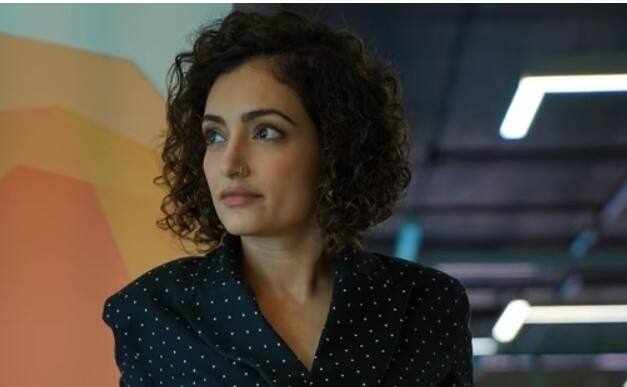 ਦੱਸ ਦੇਈਏ ਕਿ ਮਰਹੂਮ ਅਭਿਨੇਤਰੀ ਵੈਭਵੀ ਉਪਾਧਿਆਏ ਦੇ ਮੰਗੇਤਰ ਜੈ ਗਾਂਧੀ ਨੇ ਆਪਣੇ ਇੰਸਟਾਗ੍ਰਾਮ ਅਕਾਊਂਟ 'ਤੇ ਰੋਕਾ ਸਮਾਰੋਹ ਦੀ ਇਕ ਖੂਬਸੂਰਤ ਤਸਵੀਰ ਸ਼ੇਅਰ ਕੀਤੀ ਹੈ। ਫੋਟੋ 'ਚ ਉਹ ਵੈਭਵੀ ਨੂੰ ਜੱਫੀ ਪਾਉਂਦੇ ਨਜ਼ਰ ਆ ਰਹੇ ਹਨ।