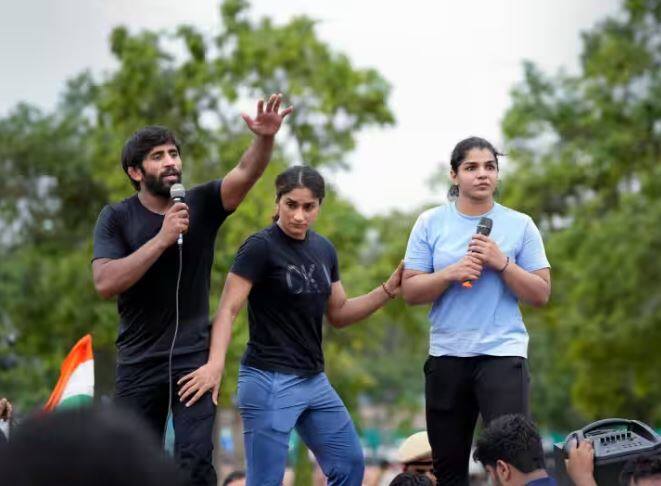 wrestlers protest jantar mantar delhi bajrang punia slams delhi police over fir against them Wrestlers Protest: 'ਸਾਡੇ ਖ਼ਿਲਾਫ਼ FIR ਦਰਜ ਕਰਨ 'ਚ ਸਿਰਫ 7 ਘੰਟੇ ਲੱਗੇ',... ਹੁਣ ਘਰ ਜਾਣ ਦਾ ਕੋਈ ਮਤਲਬ ਨਹੀਂ-ਪੂਨੀਆ