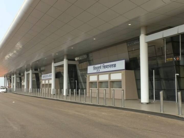 एक दिवसाआड मुंबई ते चिपी आणि चिपी ते मुंबई विमानसेवा सुरु आहे.