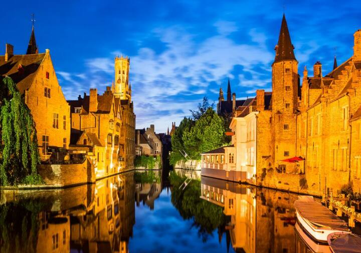 युरोपमध्ये असलेल्या बेल्जियम देशातील कर्मचाऱ्यांचा पगारही खूप जास्त आहे. येथील कर्मचाऱ्यांचा सरासरी वार्षिक पगार 52 हजार डॉलर्स, म्हणजे सुमारे 38 लाख रुपये आहे.