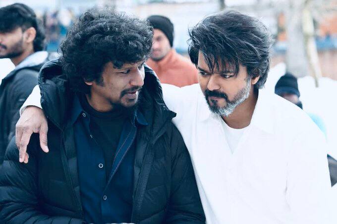 லோகேஷ் கனகராஜ் இயக்கத்தில் விஜய் நடிப்பில் உருவாகி வரும் படம் லியோ. இந்த படம் தீபாவளிக்கு வெளியாகும் என்று எதிர்பார்க்கப்படுகிறது.