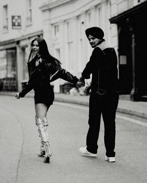 ਸਿੱਧੂ ਮੂਸੇਵਾਲਾ ਦੀ ਅੱਜ ਯਾਨਿ 29 ਮਈ 2023 ਨੂੰ ਪਹਿਲੀ ਬਰਸੀ ਹੈ। ਹਰ ਕੋਈ ਆਪਣੇ ਚਹੇਤੇ ਕਲਾਕਾਰ ਨੂੰ ਯਾਦ ਕਰਕੇ ਭਾਵੁਕ ਹੋ ਰਿਹਾ ਹੈ।