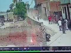 शामली में खेल रहे थे बच्चे, अचानक भरभराकर गिरी जर्जर दीवार, दो की मौत, एक घायल