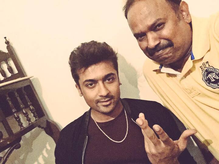 வேல் படத்திற்கு பின், இப்படத்தில்தான் சூர்யா இரட்டை வேடங்களில் நடித்தார். இலங்கையை சார்ந்த அப்பா கதாபாத்திரத்திலும், பேய்களை வைத்து சம்பாதிக்கும் மகன் கதாபாத்திரத்திலும் அசத்தினார்.