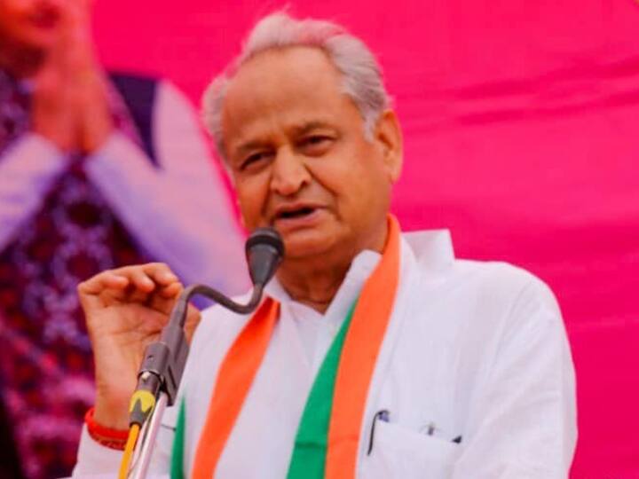 Ashok Gehlot Reaction on New Parliament Building Inauguration by PM Modi not President Droupadi Murmu New Parliament Building: राष्ट्रपति से नई संसद का उद्घाटन न कराने पर रार जारी, BJP के दावे को CM गहलोत ने बताया कुतर्क, कहा- कैसी तुलना...