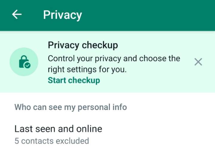 इस फीचर को इस्तेमाल करते के लिए आपको वॉट्सएप को ओपन करना है. अब ऊपर दिखाई दे रहे तीन डॉट पर क्लिक करना है. अब आपको Settings पर क्लिक कर देना है.