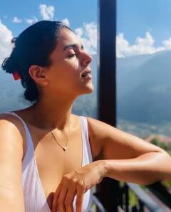 ਟੀਵੀ ਅਦਾਕਾਰਾ ਰਿਤਾਸ਼ਾ ਰਾਠੌਰ ਨੇ ਆਪਣੀਆਂ ਤਸਵੀਰਾਂ ਨਾਲ ਮਚਾਇਆ ਤਹਿਲਕਾ