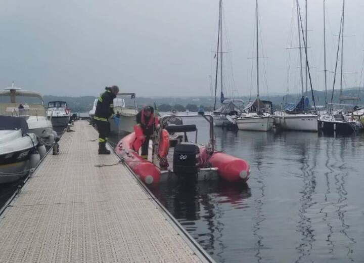 Italy Boat Capsizes In Lake Maggiore 4 Dead Italy Boat Accident: इटली की मैगीगोर झील में बड़ा हादसा, अचानक आए तूफान के कारण बीच नदी में पलटी नाव, 4 चार की मौत