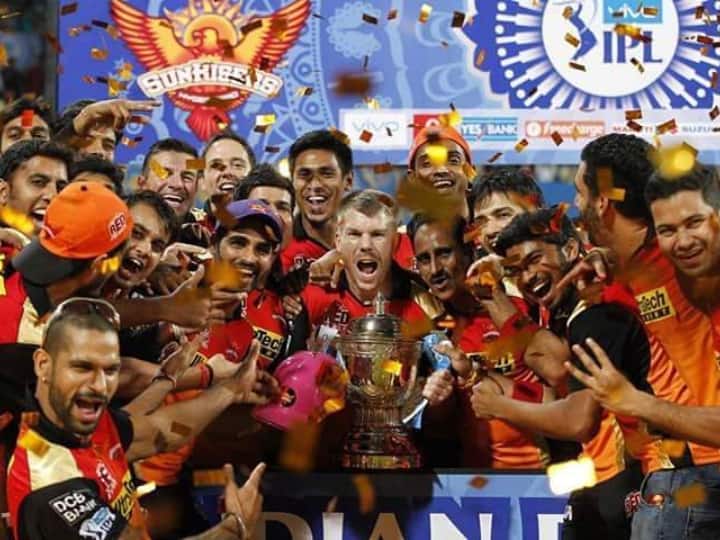 Sunrisers Hyderabad won their 1st IPL Title and become the first team to win final 2016 after playing eliminator On This Day: आज ही के दिन 7 साल पहले SRH ने रचा था इतिहास, कोई टीम इस तरह नहीं जीती IPL खिताब