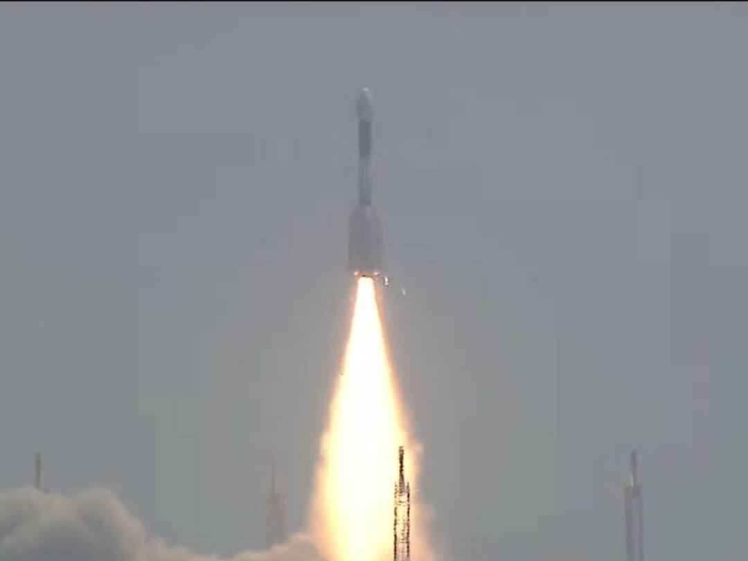 GSLV F12: விண்ணில் வெற்றிகரமாக சீறிப்பாய்ந்தது ஜி.எஸ்.எல்.வி எப் 12...பயன்பாடுகள் என்னென்ன...?