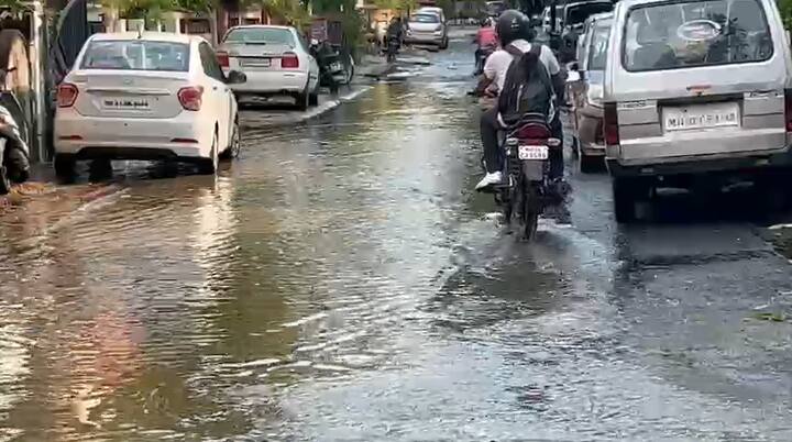 अचानक आलेल्या पावसामुळे नागरिकांचीही तारांबळ उडाली. छत्री आणि रेनकोट नसल्याने अनेकांना ओल्या अंगाने घरी परतावे लागले.