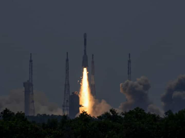 ISRO Launches Advanced Navigation Satellite GSLV-F12 NVS-01 from Sriharikota ISRO: भारत की ये 'आंख', स्पेस से रखेगी सब पर नजर! इसरो ने लॉन्च किया NAVIC सैटेलाइट